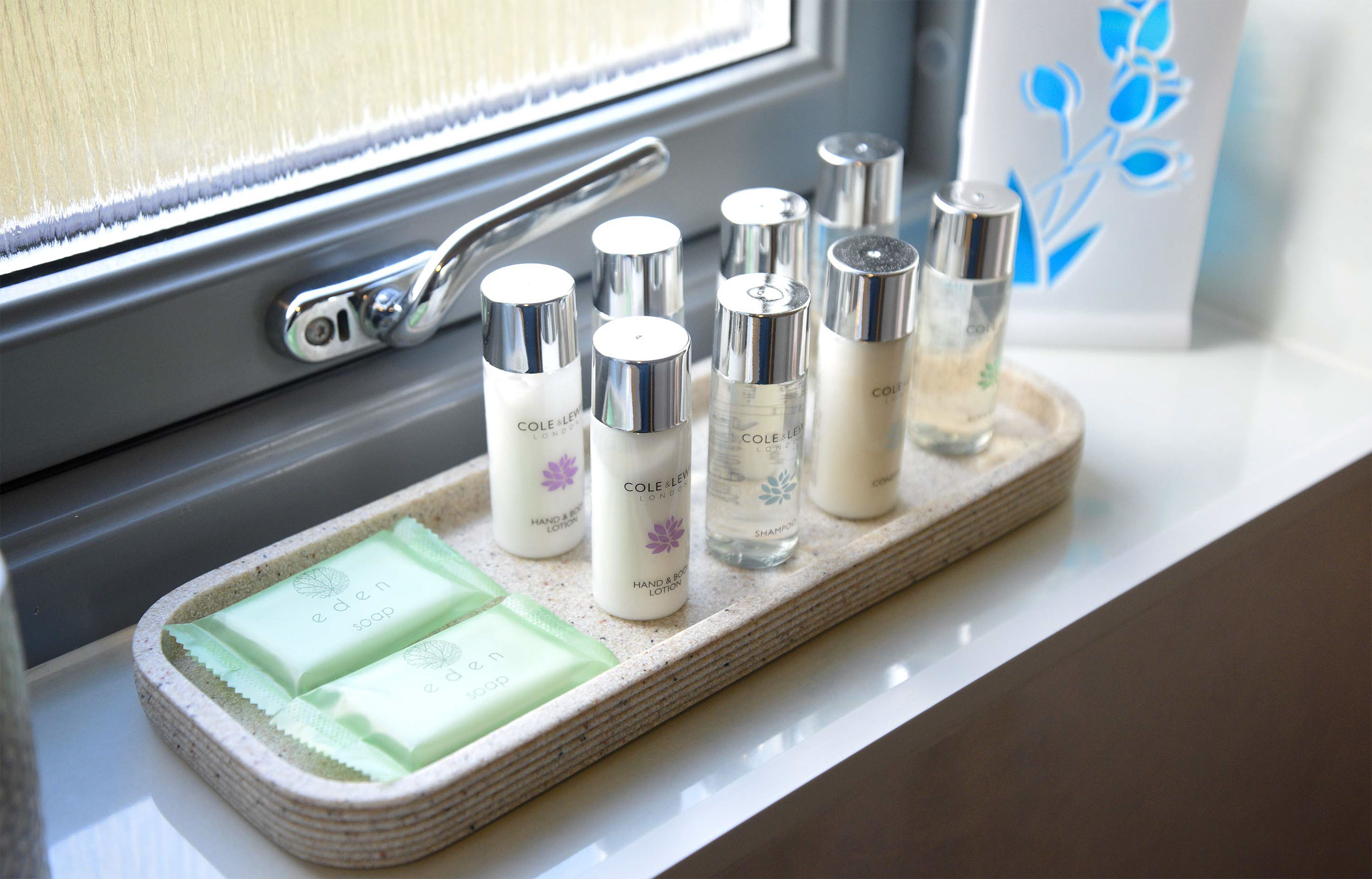 Complimentary toiletries are provided for guests staying at Brogaig Cottages in Staffin