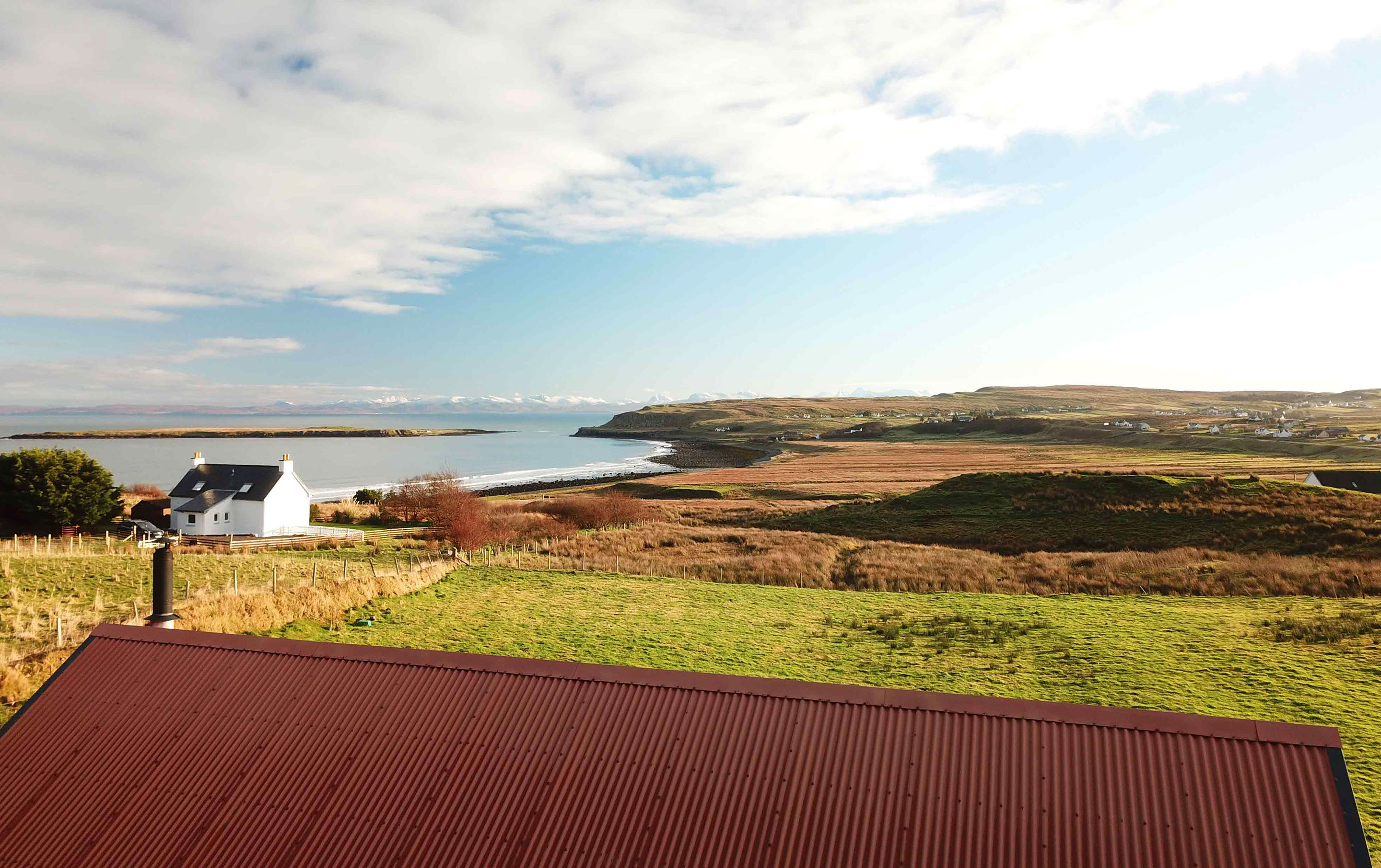 Brogaig Cottages in staffin offer sea and mountain view self catering accommmodation with WIFI and parking